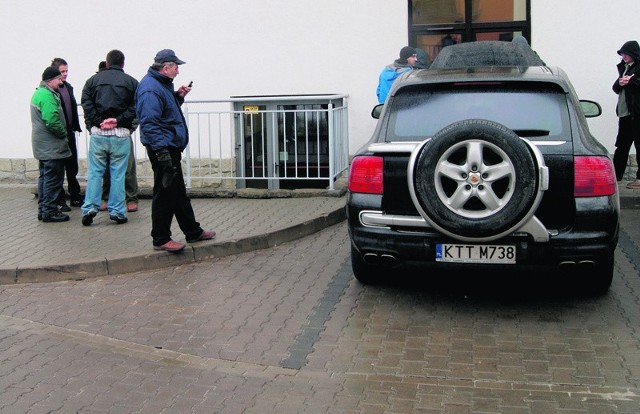 Licytacja przez zakopiański urząd skarbowy luksusowego porsche wzbudziła wielkie zainteresowanie