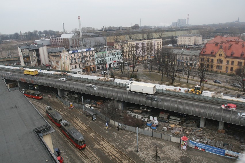 Estakada w Chorzowie będzie pomarańczowa? Wciąż toczy się o to dyskusja [ZDJĘCIA]