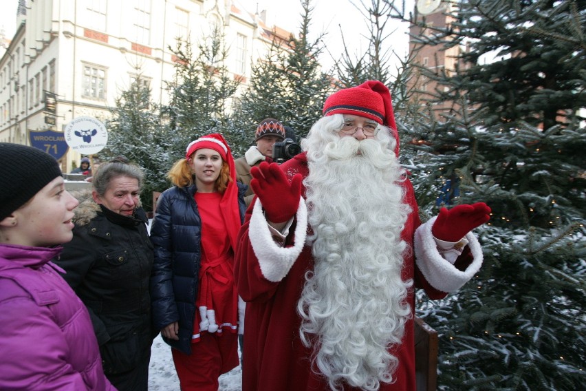 Wrocław: Mikołaj z Laponii spotkał się w Rynku z dziećmi (ZDJĘCIA)