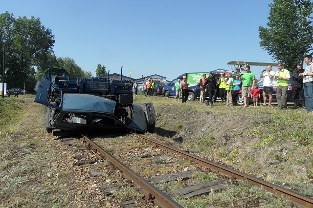Wypadek pociągu w Częstochowie, który wjechał w samochód na...