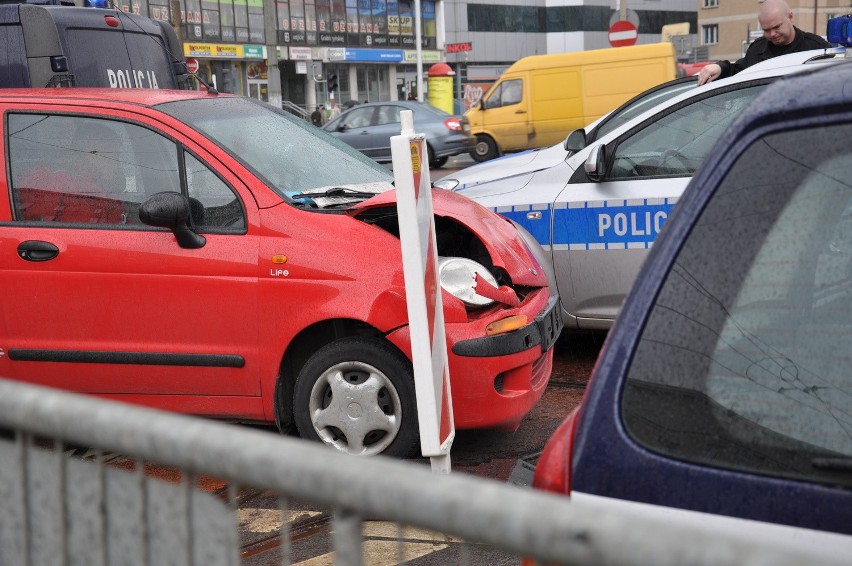 Wrocław: Radiowóz uderzył w matiza