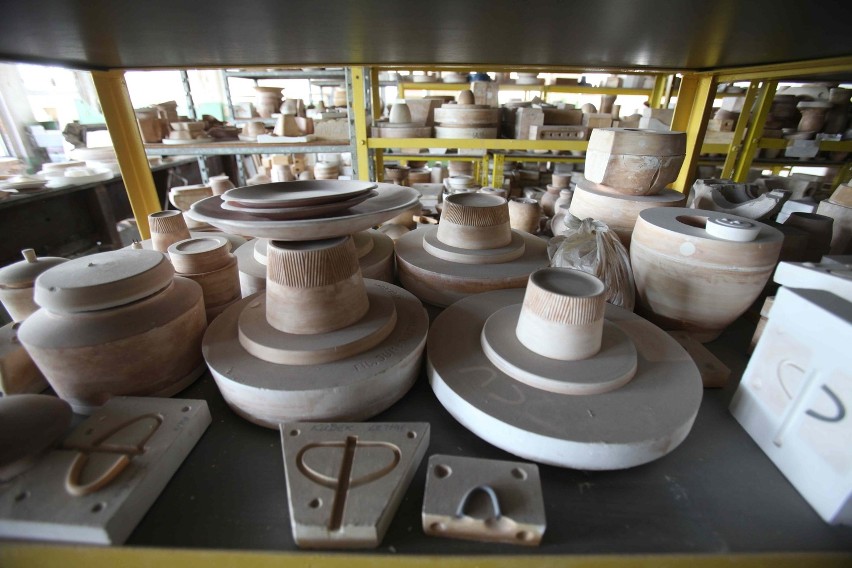 Fabryka porcelany Giesche: Okruchy śląskiej porcelany [ZDJĘCIA Z OPUSZCZONEJ FABRYKI]