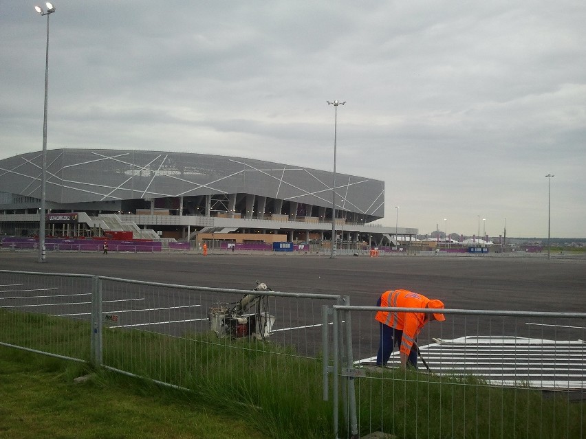 Euro 2012: Po prowokacji Ukraińcy zaostrzają kontrole w strefach kibica