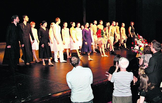 Na koniec zgotowano tancerzom Bałtyckiego teatru Tańca owacje na stojąco.