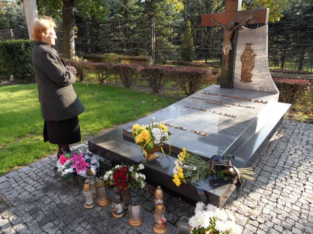 Wanda Wiśnicka już w środę modliła się przy grobie pierwszego biskupa Sosnowca