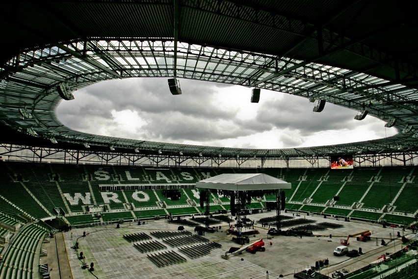 Wrocław: Na stadionie stoi już ring (ZDJĘCIA)