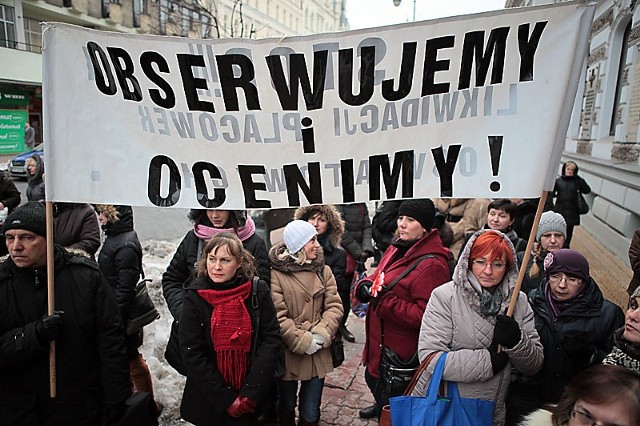 Manifestacja przeciw prezydent Hannie Zdanowskiej.