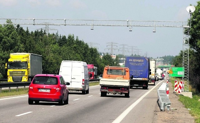 Kierowcy mają problemy z systemem viaTOLL, umożliwiającym wjazd na drogi płatne