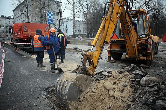 Awaria pozbawiła wody mieszkańców Skalnej i Krzemiennej w Łodzi.