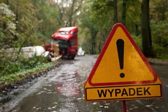 Przyczyny wypadków wyjaśnia policja.