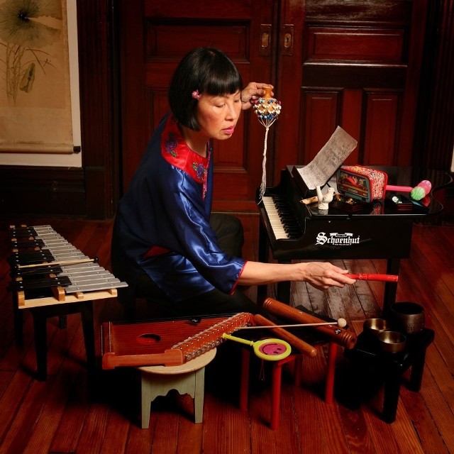 Margaret Leng Tan da koncert na tzw. dziecięcym fortepianie