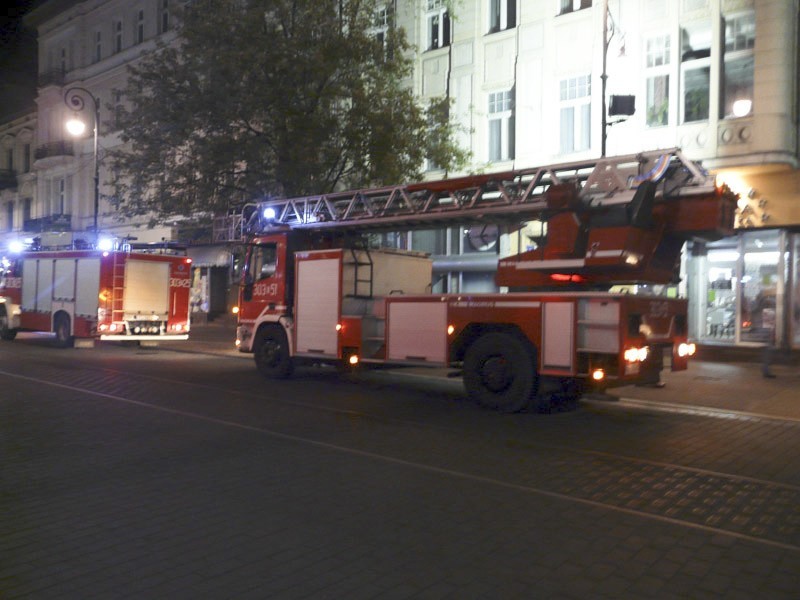 Pożar na Piotrkowskiej w Łodzi (ZDJĘCIA)