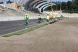 Budowa stadionu w Puławach: Już układają trawę