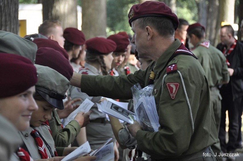 Lęborscy harcerze wzięli udział w obchodach rocznicy bitwy pod Arnhem [ZDJĘCIA]