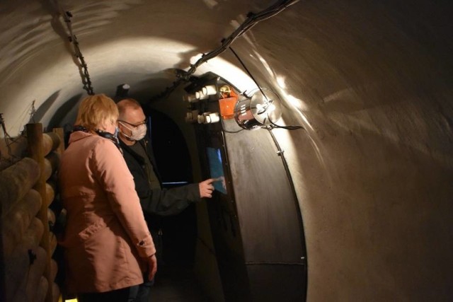 Muzeum Zamek i Ratusz dostępne dla zwiedzających, ale tunele pod wzgórzem zamkowym niedostępne