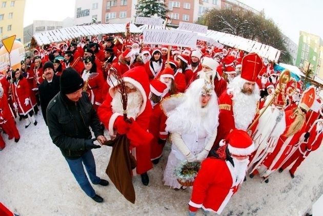 Zlot Mikołajów w Lwówku Śląskim (zobacz zdjęcia)