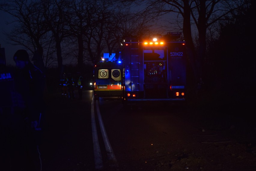 Tragedia pod Sieradzem. Pijany 27-latek potrącił dwóch nastoletnich rowerzystów FOTO