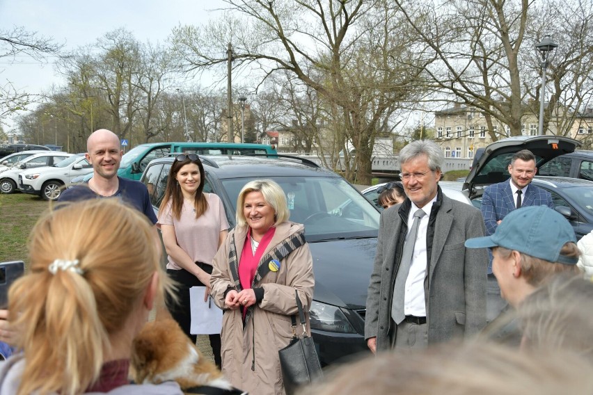 Ukraińcy posprzątali w Stargardzie. W ten sposób dziękują za udzieloną im pomoc