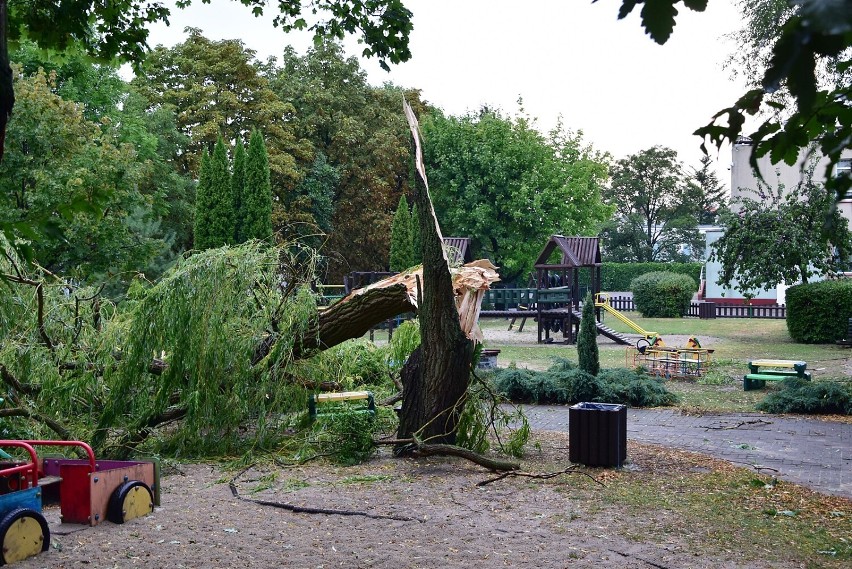 Już pierwsze opady sprawiły, że strażacy mieli wiele pracy...