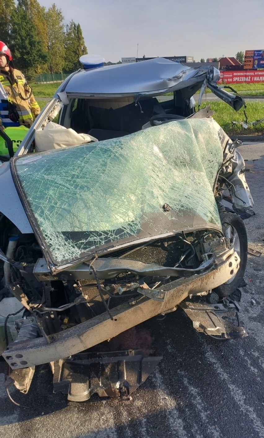Groźny wypadek na DK5 w Strzegomiu, nieprzytomny kierowca...