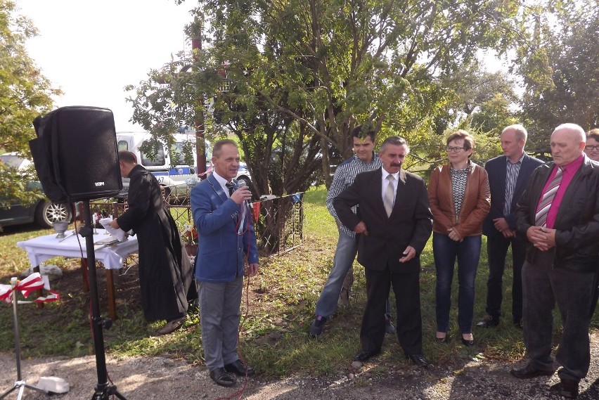 W Radominie oddano do użytku nowy odcinek drogi asfaltowej [zdjęcia]