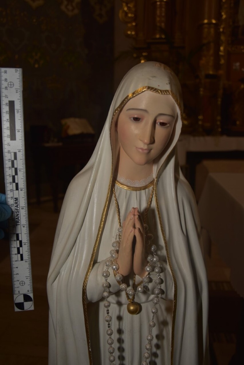Kobieta wtargnęła do kościoła w Wielu i ukradła koronę Matki Bożej Fatimskiej