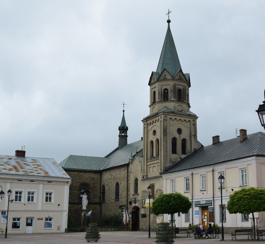 Kościół pw. Podwyższenia Krzyża Świętego w Sanoku

Średnia...