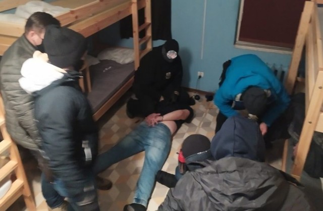 Włamywacze zostali zatrzymani w jednym z hosteli na terenie Katowic; 

Zobacz kolejne zdjęcia/plansze. Przesuwaj zdjęcia w prawo - naciśnij strzałkę lub przycisk NASTĘPNE