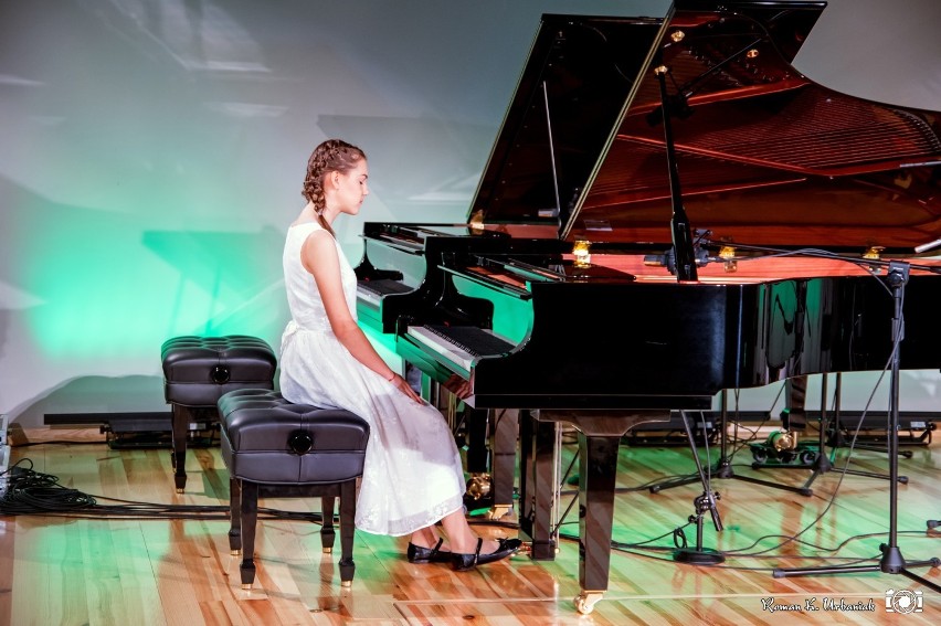 Nauczyciele i uczniowie Państwowej Szkoły Muzycznej I stopnia w Pleszewie zagrali ,,w sieci"