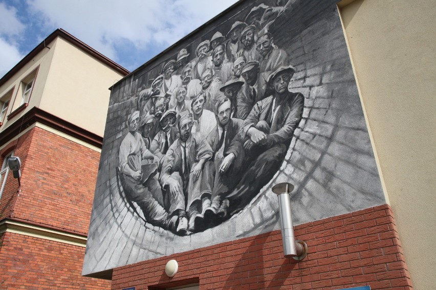 Mural powstał z okazji 90. urodzin zakładu