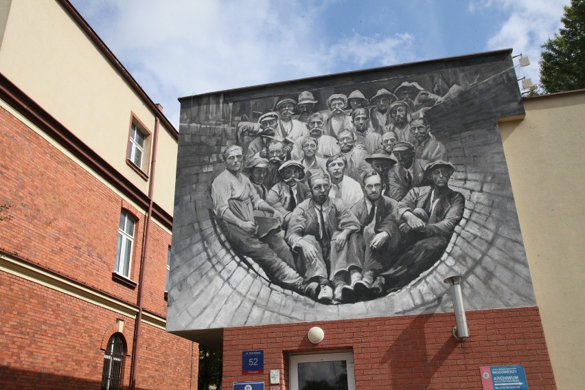 Mural powstał z okazji 90. urodzin zakładu