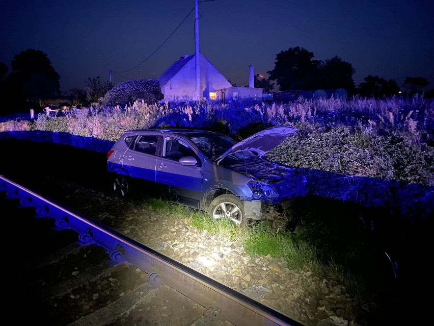 Wydartowo. Wypadek na przejeździe kolejowym. Kierowca wjechał w rogatki