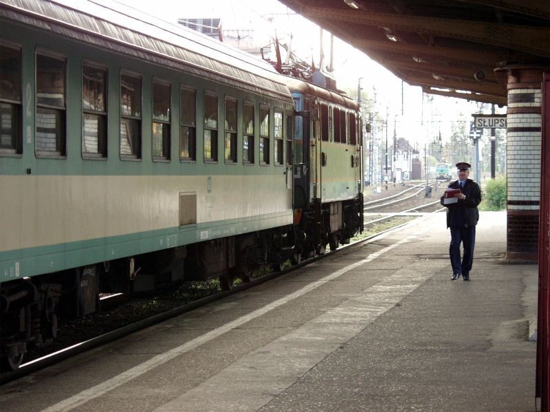 Kultowe budynki w Słupsku: Dworzec PKP na ul. Kołłątaja. ZDJĘCIA