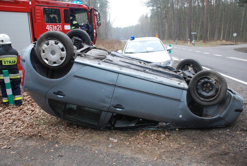 Wypadek na trasie Kwidzyn-Sztum. Dachowało auto, w środku 3-letnie dziecko