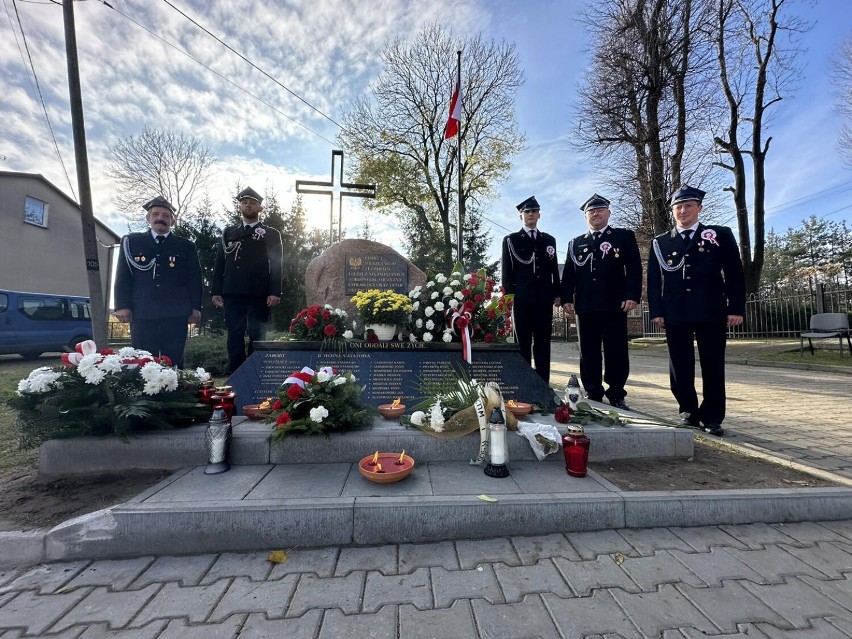 Uroczyste odsłonięcie pomnika w Dłutowie! (WIDEO I ZDJĘCIA)