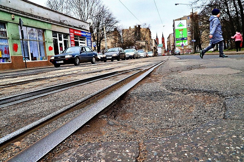 Torowisko tramwajowe na Wojska Polskiego jest w fatalnym...