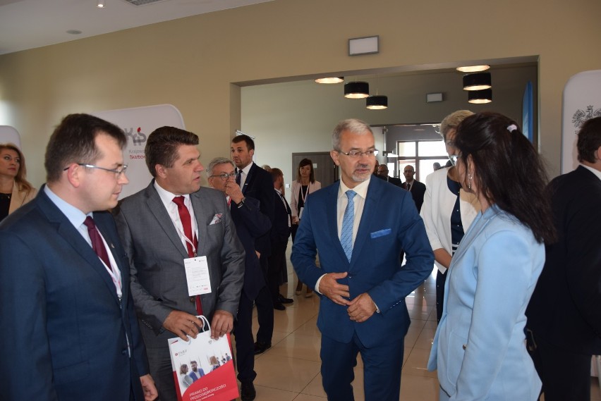 Minister Inwestycji i Rozwoju podczas konferencji w Wieluniu mówił o Konstytucji dla Biznesu[ZDJĘCIA]