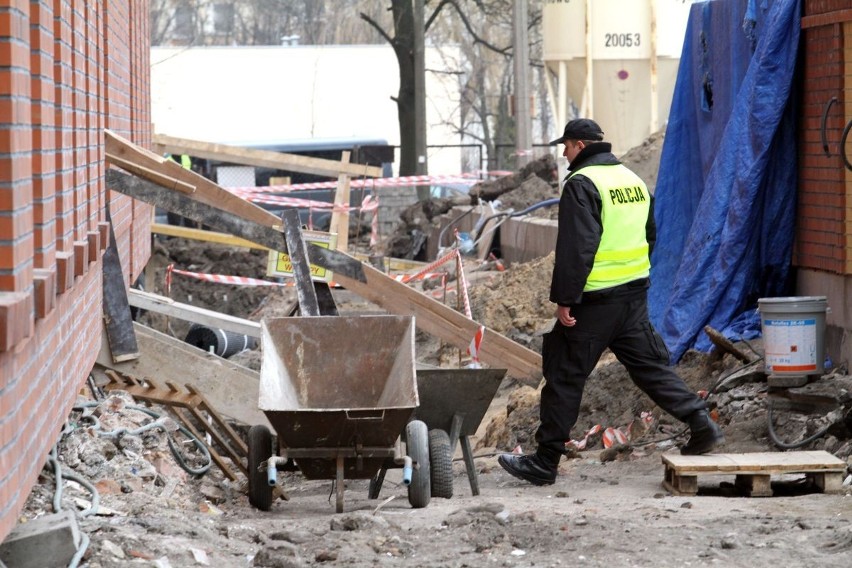 Wrocław: Na budowie przy Inowrocławskiej znaleziono niewybuch (ZDJĘCIA)