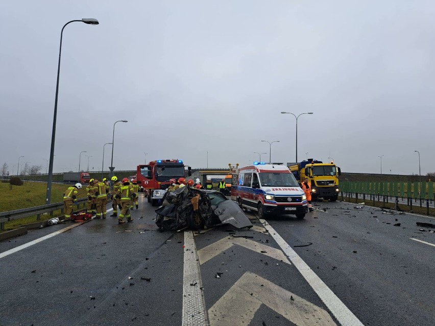 Poważny wypadek na autostradzie A1 przy węźle Lisewo