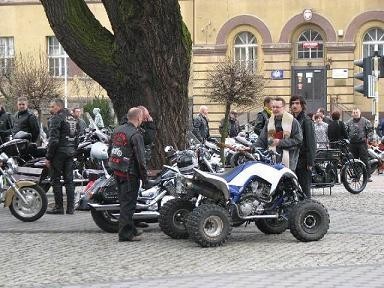 W sobotę na placu J. Piłsudskiego nowy sezon rozpoczęli motocykliści z różnych części Wielkopolski