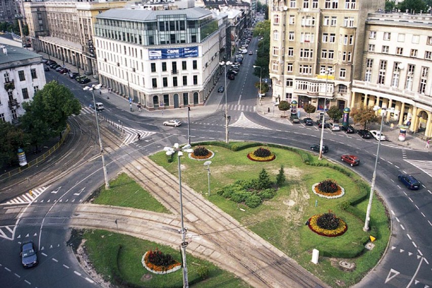 Nie powinno dziwić, że akcja "Placu Zbawiciela" Krauzego...