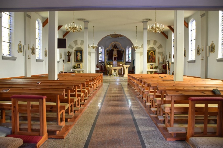 Wnętrze kościoła w Borzytuchomiu.