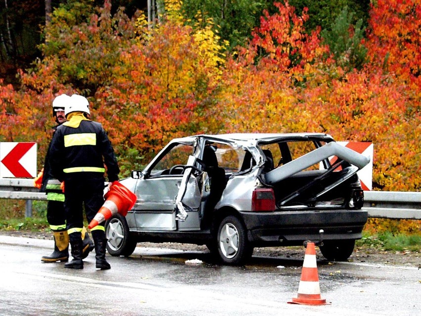 20 lat temu wydarzyła się tragedia na drodze między Limanową i Nowym Sączem [ARCHIWALNE ZDJĘCIA]