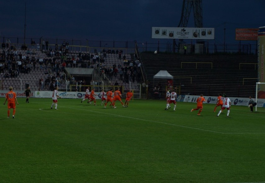 Piłkarze ŁKS-u Łódź remisują do przerwy 0:0 z Termalicą...