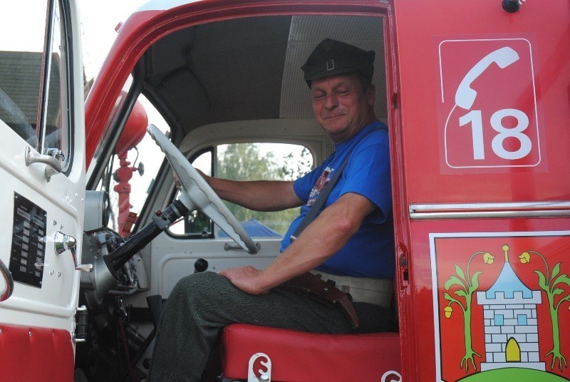 Robert Boś uratował francuski wóz strażacki z 1964 roku