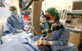 Pacjenci w krótszych kolejkach do operacji oczu. Nieograniczony budżet na operowanie zaćmy