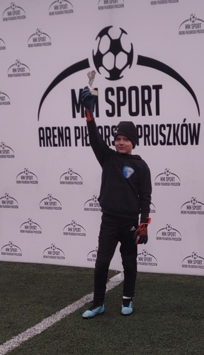 Piłkarze RAP Radomsko (rocznik 2013) wygrali Ligę Zimową w Pruszkowie [ZDJĘCIA]