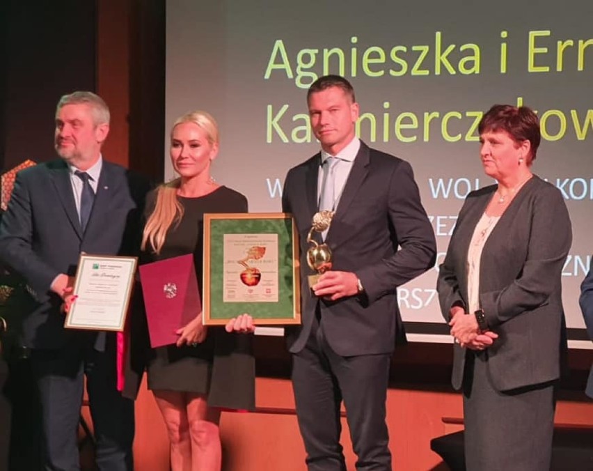 XXVI Ogólnopolski Konkurs Rolnik - Farmer Roku. Agnieszka i Ernest Kaźmierczakowie z Warszówki wśród laureatów ZDJĘCIA