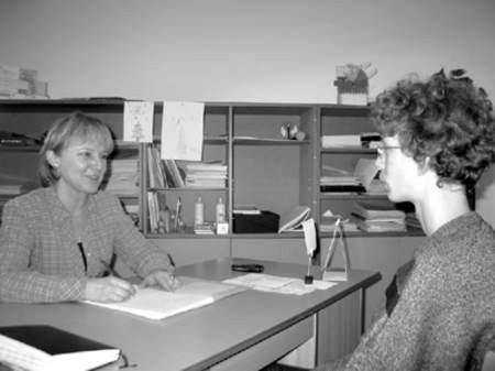 Psycholog Ewa Przybylska pomaga Michałowi Biłkowi w wyborze przyszłej szkoły i zawodu.