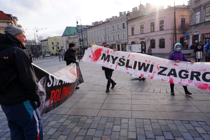 "Raz, dwa, trzy, jutro dzikiem będziesz ty". Lubelski Ruch Antyłowiecki przemaszerował przez centrum Lublina